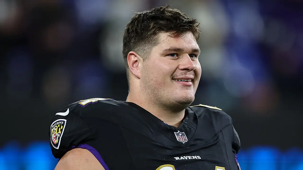NFL free agency: Raiders spend big with record contracts on day one